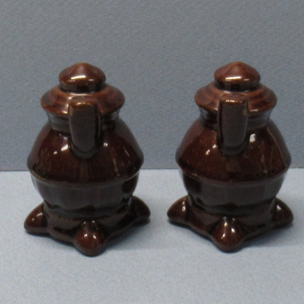 Reserved For Genie Vtg Ceramic Pot Belly Stove Salt & Pepper Shakers - Picture 2 of 3